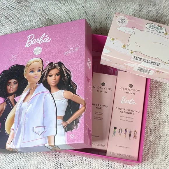 GlossyBox Barbie Cleanser&Box/Hydrating Mist&Vintage Cosmetic Satin Pillowcase - Picture 2 of 16